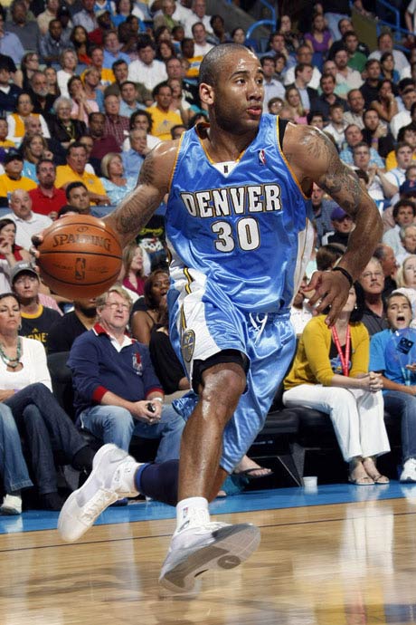 能挺身而出 能挺身而出